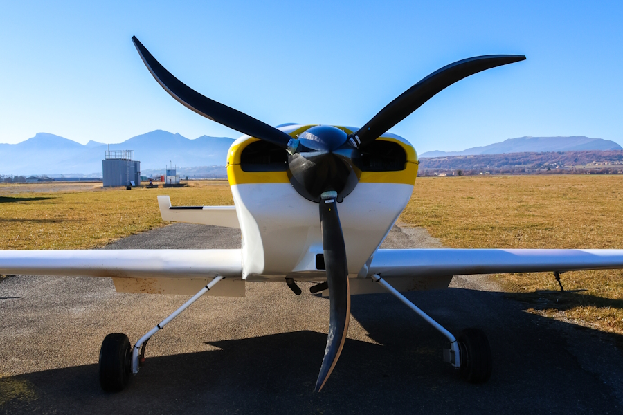 E-Props ASCALON carbon-titanium propeller for direct-drive Lycoming and Continental engines