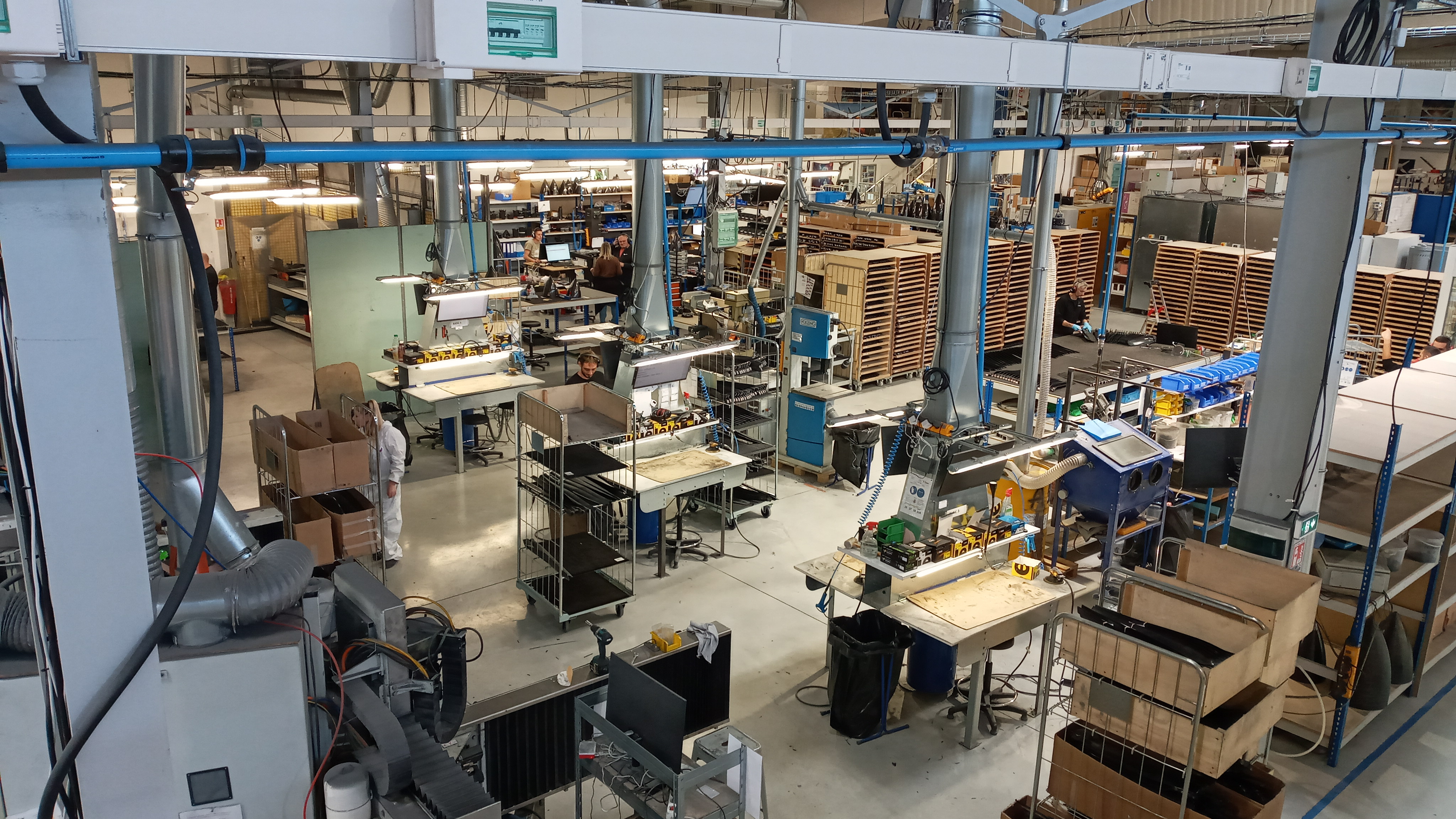 E-Props workshop floor: blade finishing and mold storage racks